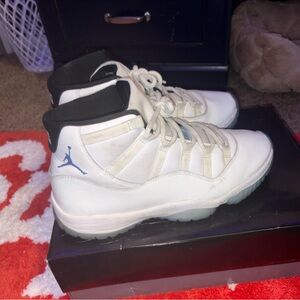 Jordan 11 Legend Blue